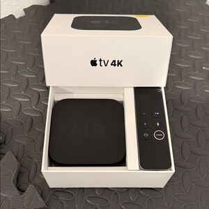 Apple TV 4K with Remote - Black